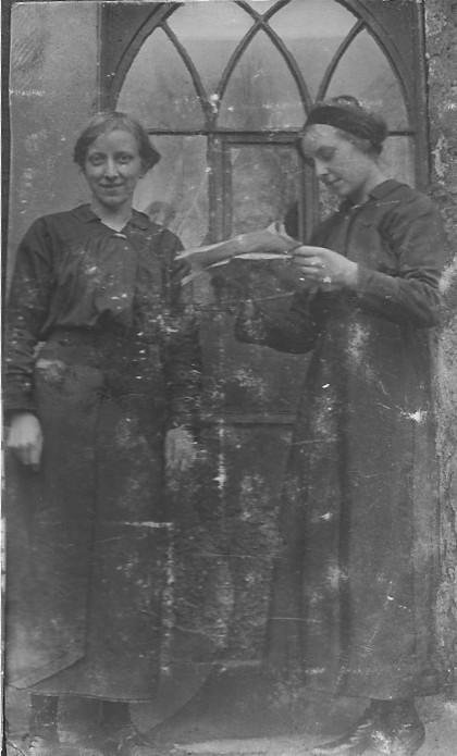 Nellie and Emily Staynes, heroes of the Siege of Quebec Street, Wakefield